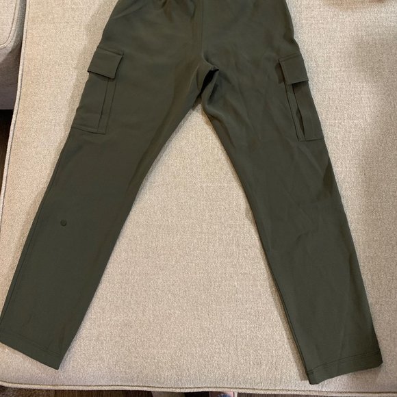 LuluLemon Women's Move Lightly Cargo Pant - Picture 4 of 4